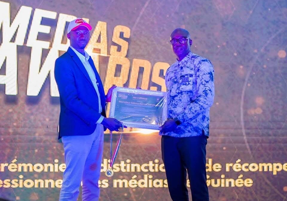 LE DUO GAGANANT ASSINIE ET REAKTOR AUX MÉDIAS AWARDS GUINÉE